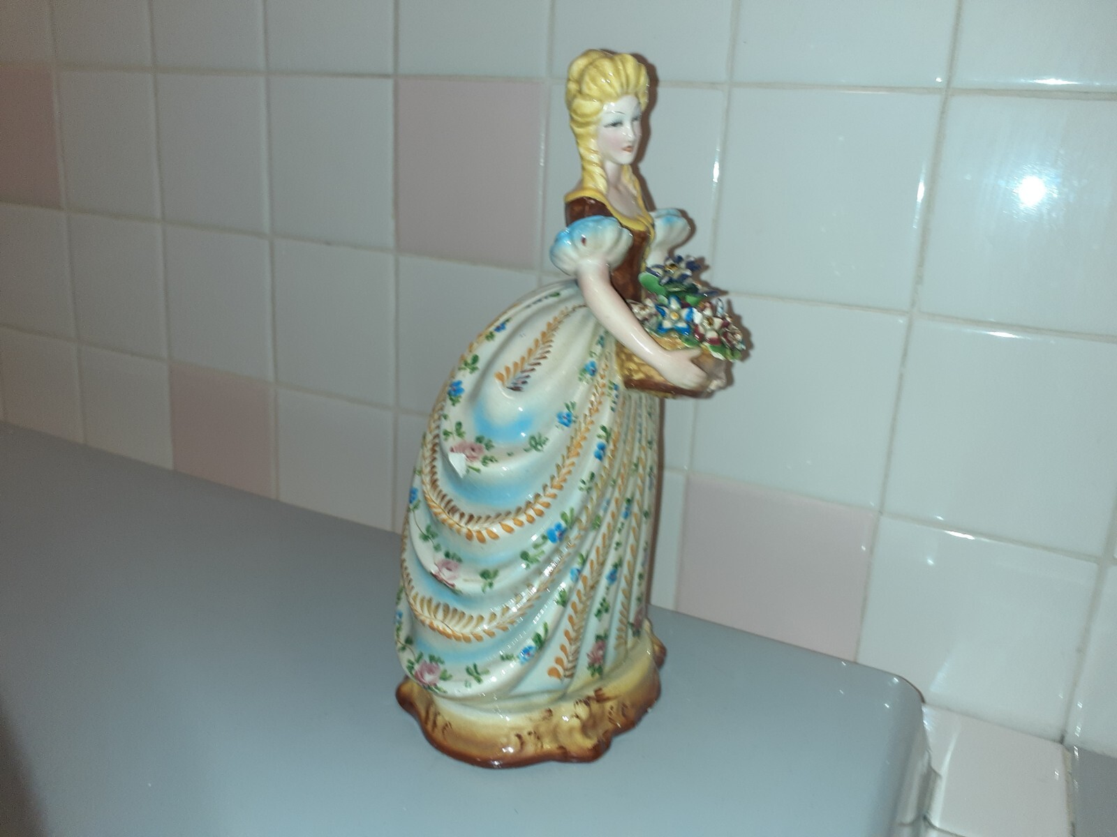 ZSZ FS Nove Italy Ceramic Beautiful Lady with Gorgeous Dress Figurine 10.3″ tall