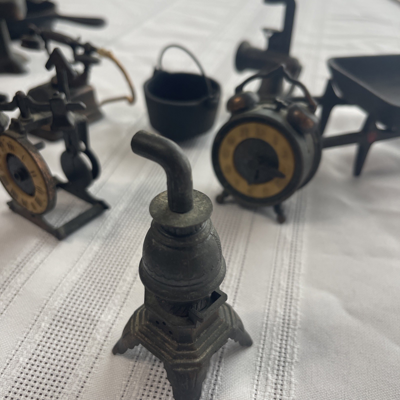 Vintage lot 28 – 1970s Durham Industries Metal Miniatures Scale Phone Bucket