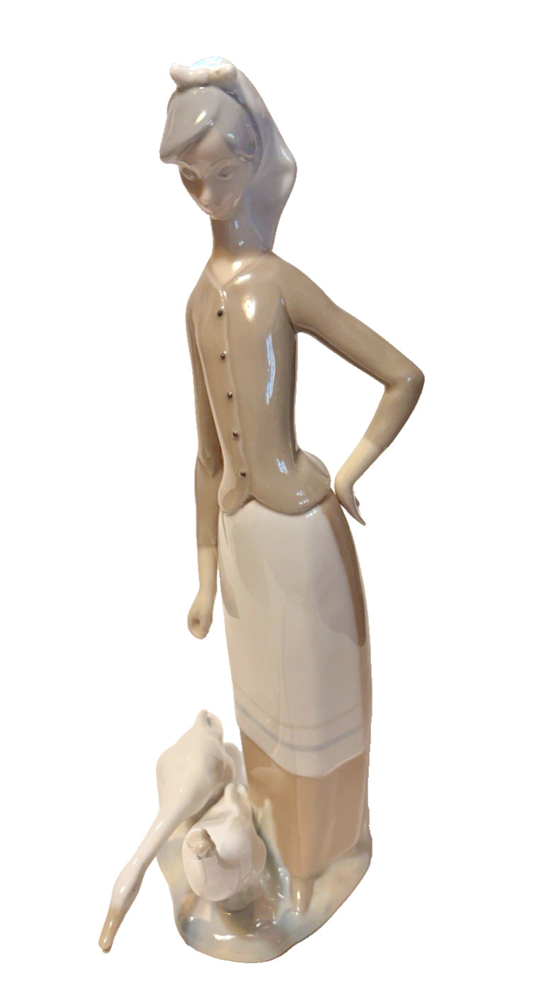 Vintage Lladro Girl With Geese Porcelain Figurine #1035 Glossy Finish Spain READ