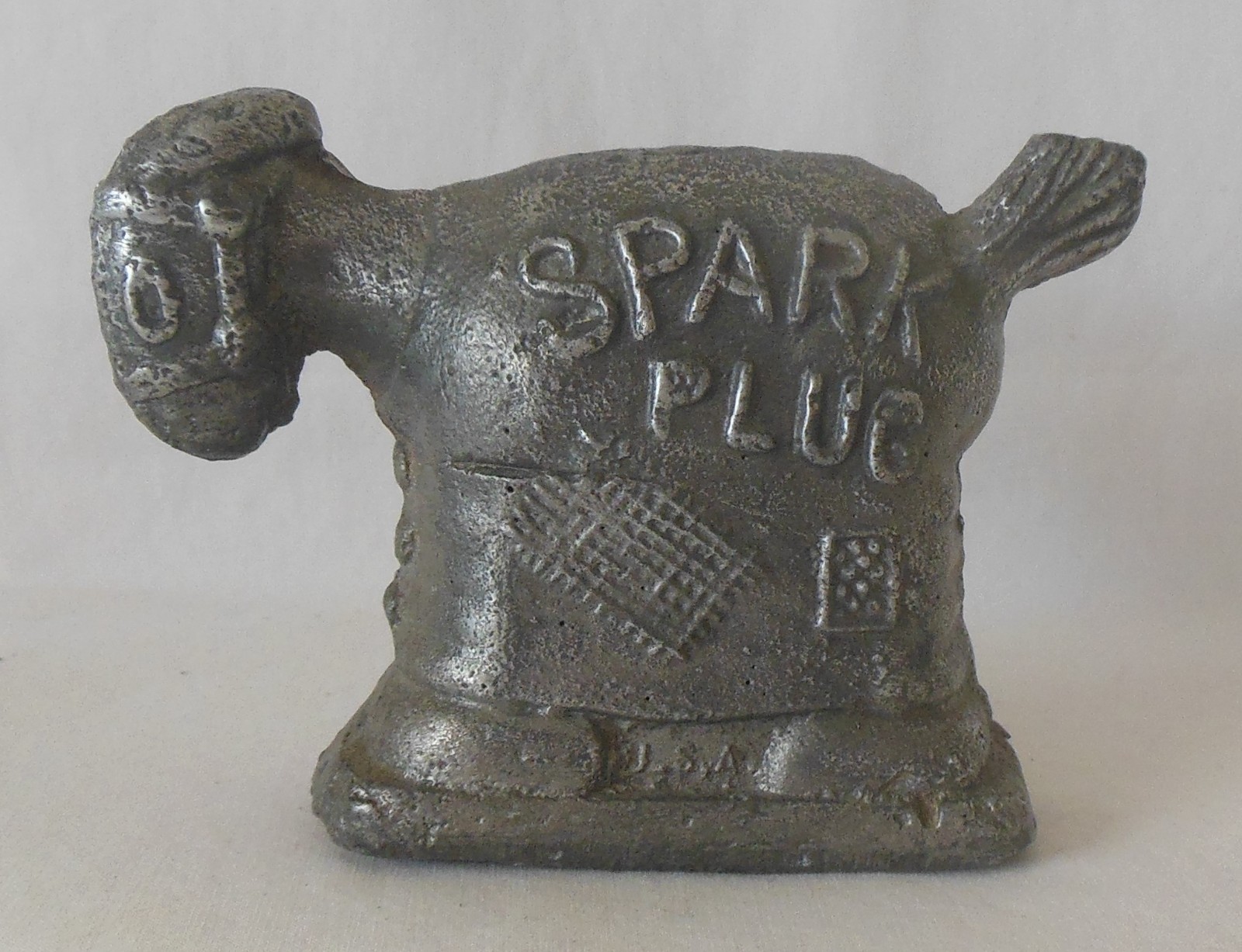Gray Cast Metal Barney Google Spark Plug Figurine