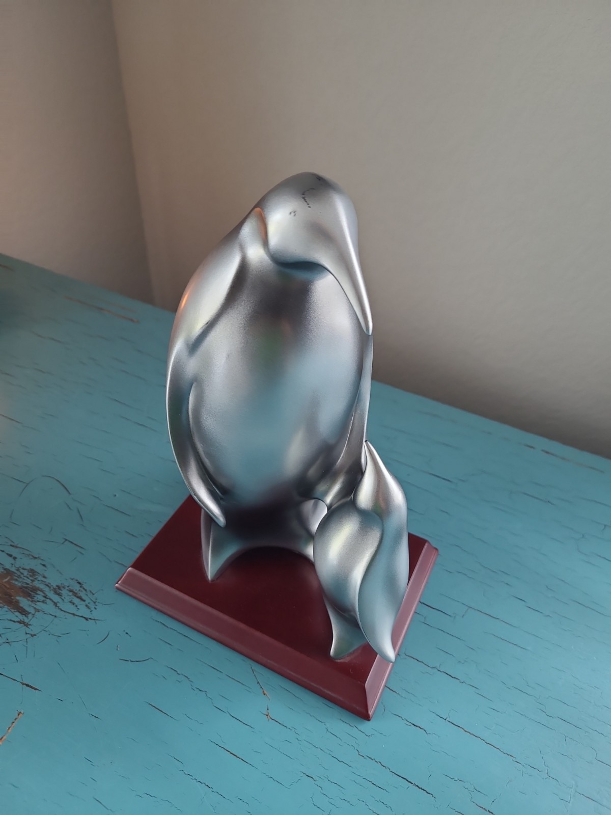 Herco Gift Professional Emperor Penguin & Baby Figurine Silver Wood Base