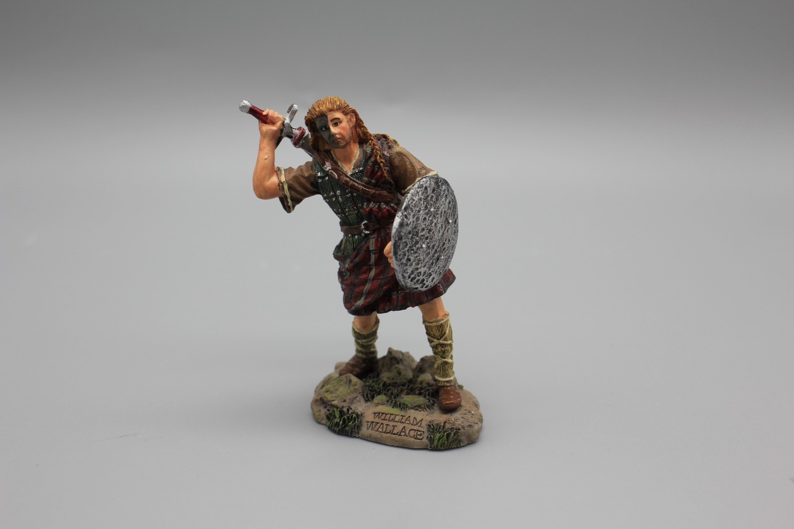 Sculptures U.K. William Wallace Figure 3.50″ Tall