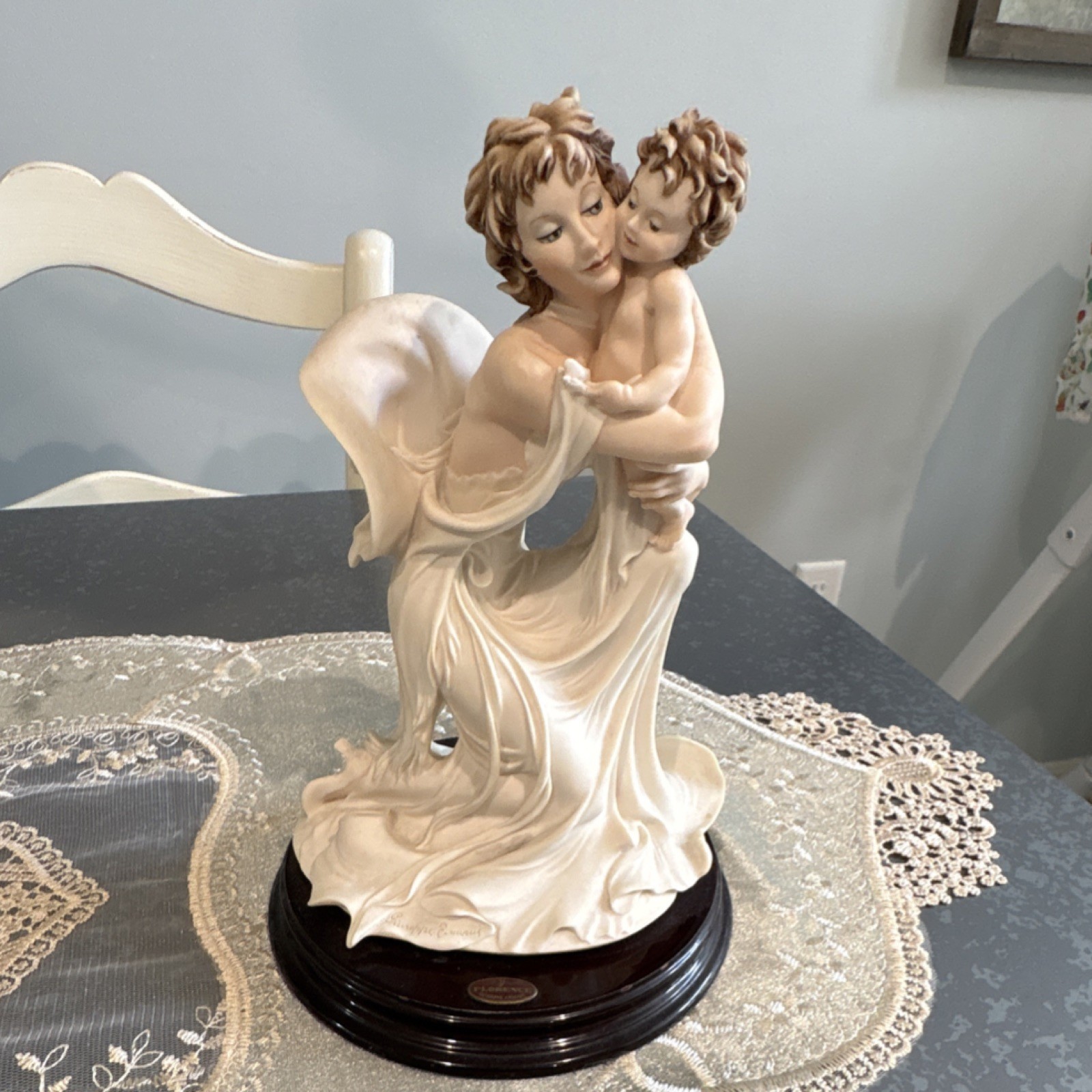 Florence by Giuseppe Armani Mother and Child Resin Figurine, Hand Painted, 1998