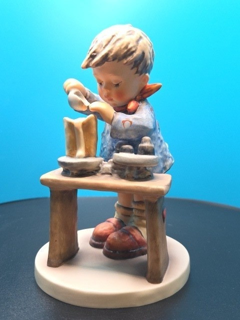 Vintage Hummel Goebel TMK 5 #345 5.5″ Figurine ” A FAIR MEASURE” LITTLE BAKER