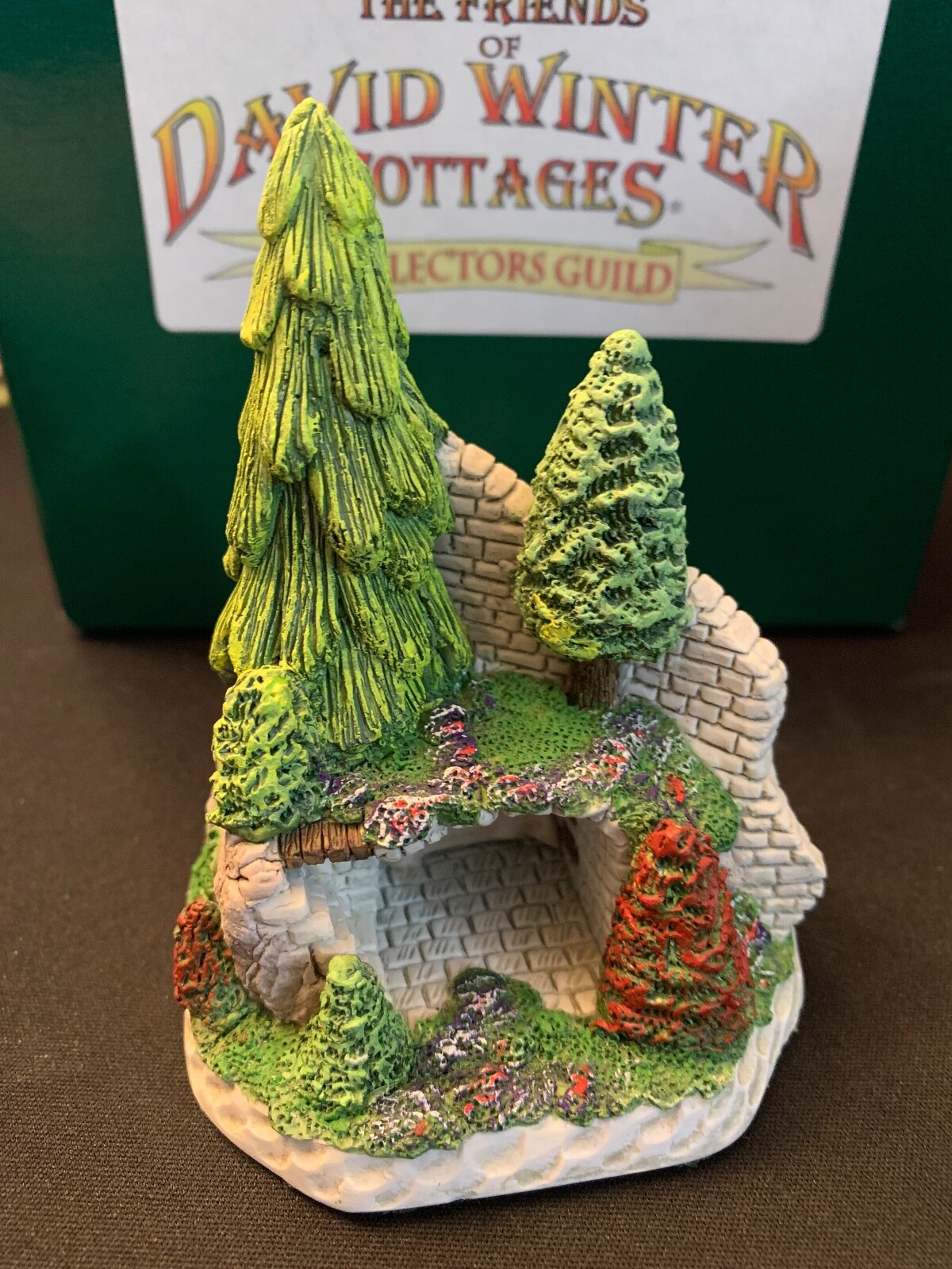 David Winter Frairy Crypt Cottage. Friends of David Winter Collectors Guild