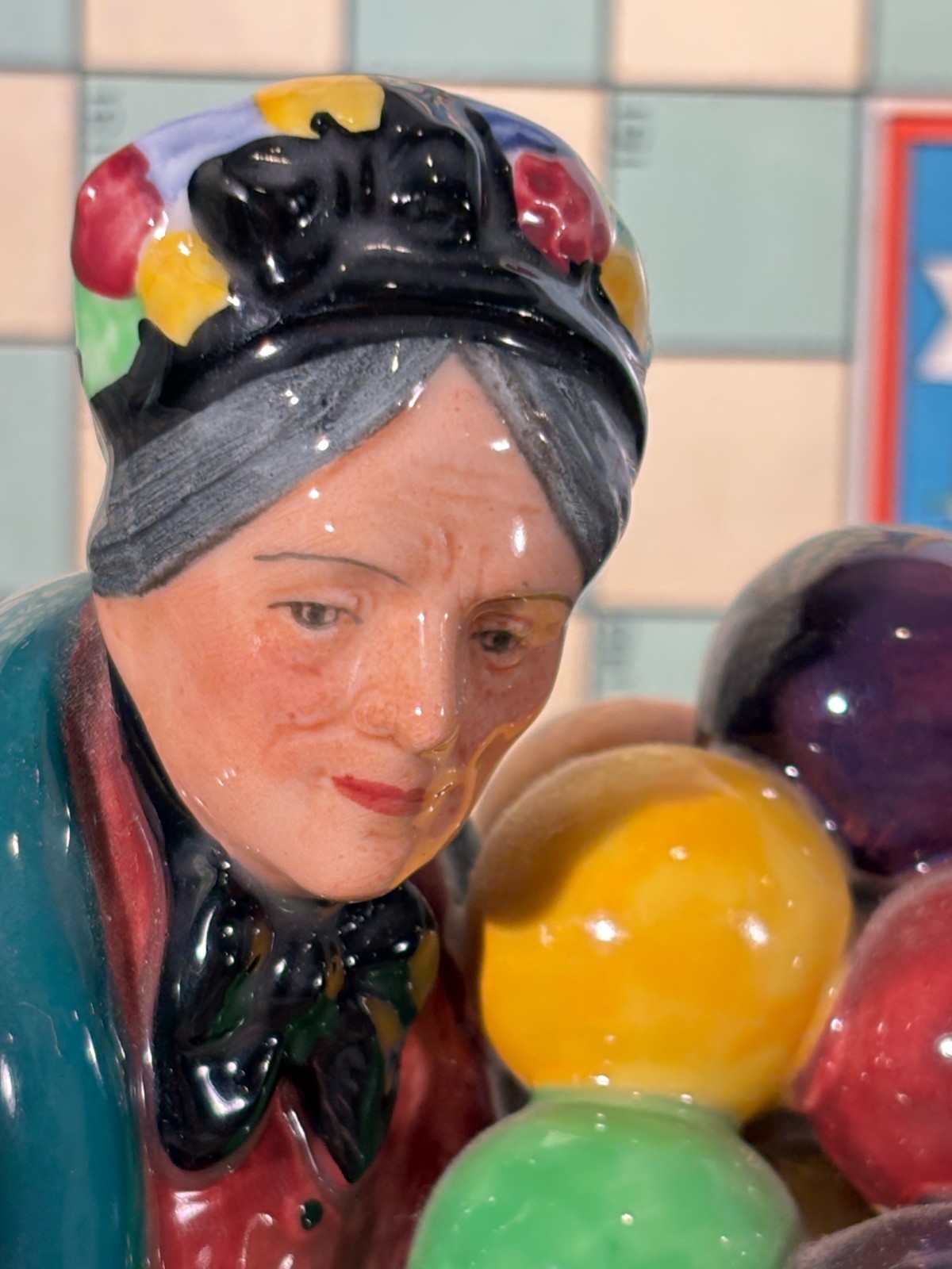 Vtg Royal Doulton Porcelain Figurine, The Old Balloon Seller, HN1315, England