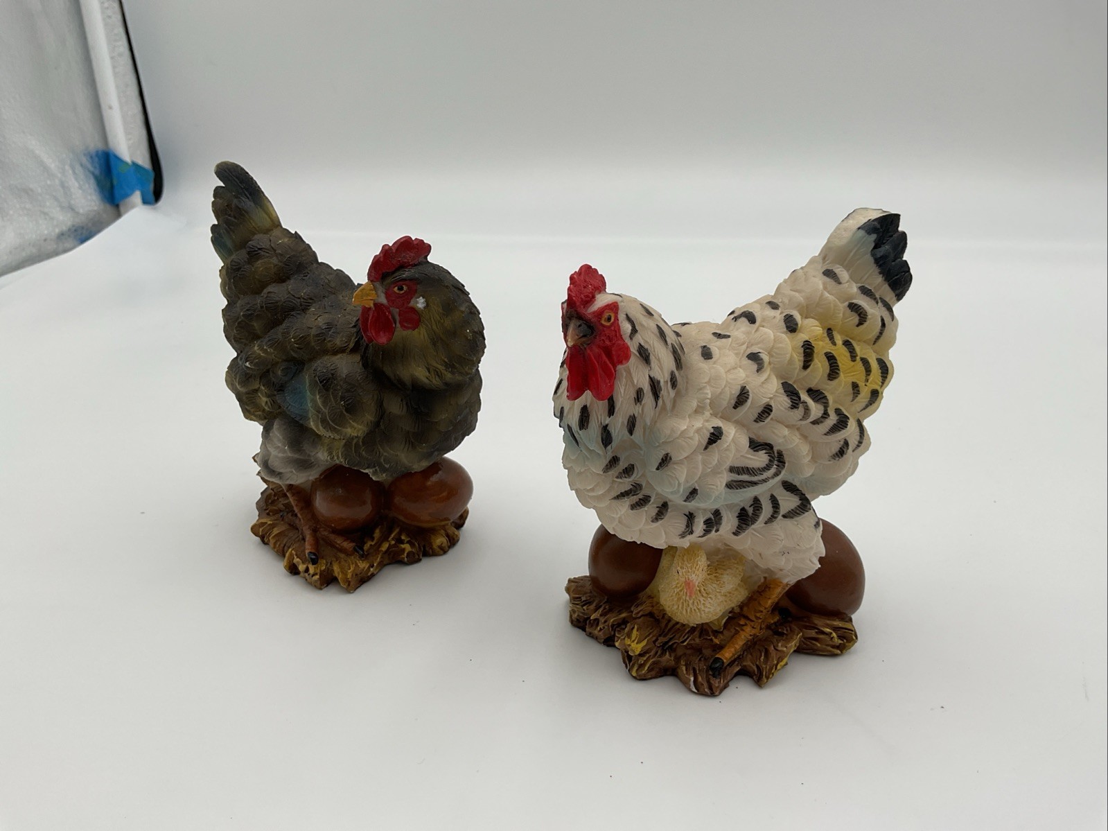Set Of 2 Polyresin Mother Hens Sitting On Their Nest Protecting Their Chicks/Egg