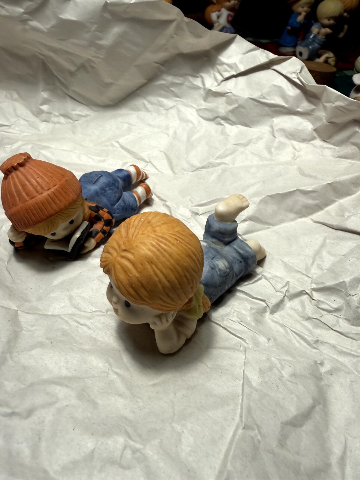 Vintage Enesco Country Cousins Reading On The Floor Figurines. RARE