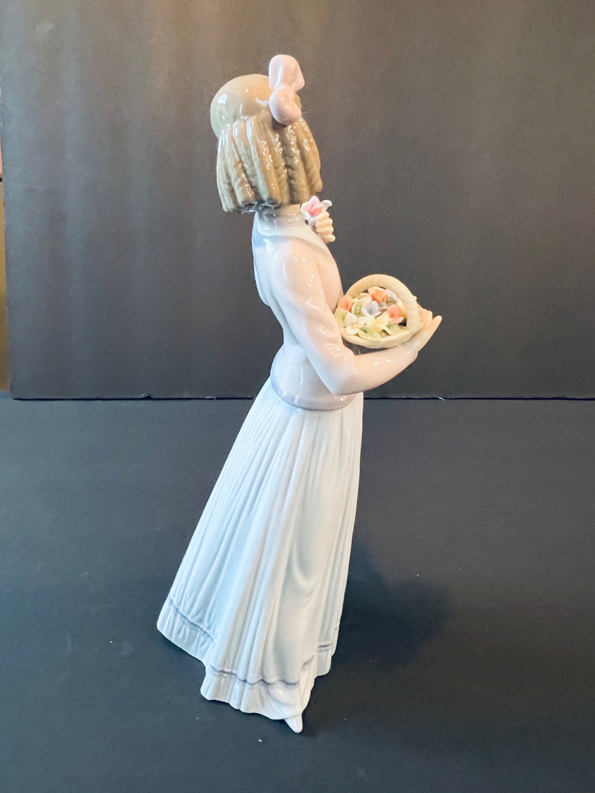 LLADRO “Innocence In Bloom” #7644- RETIRED Excellent Condition, Original Box