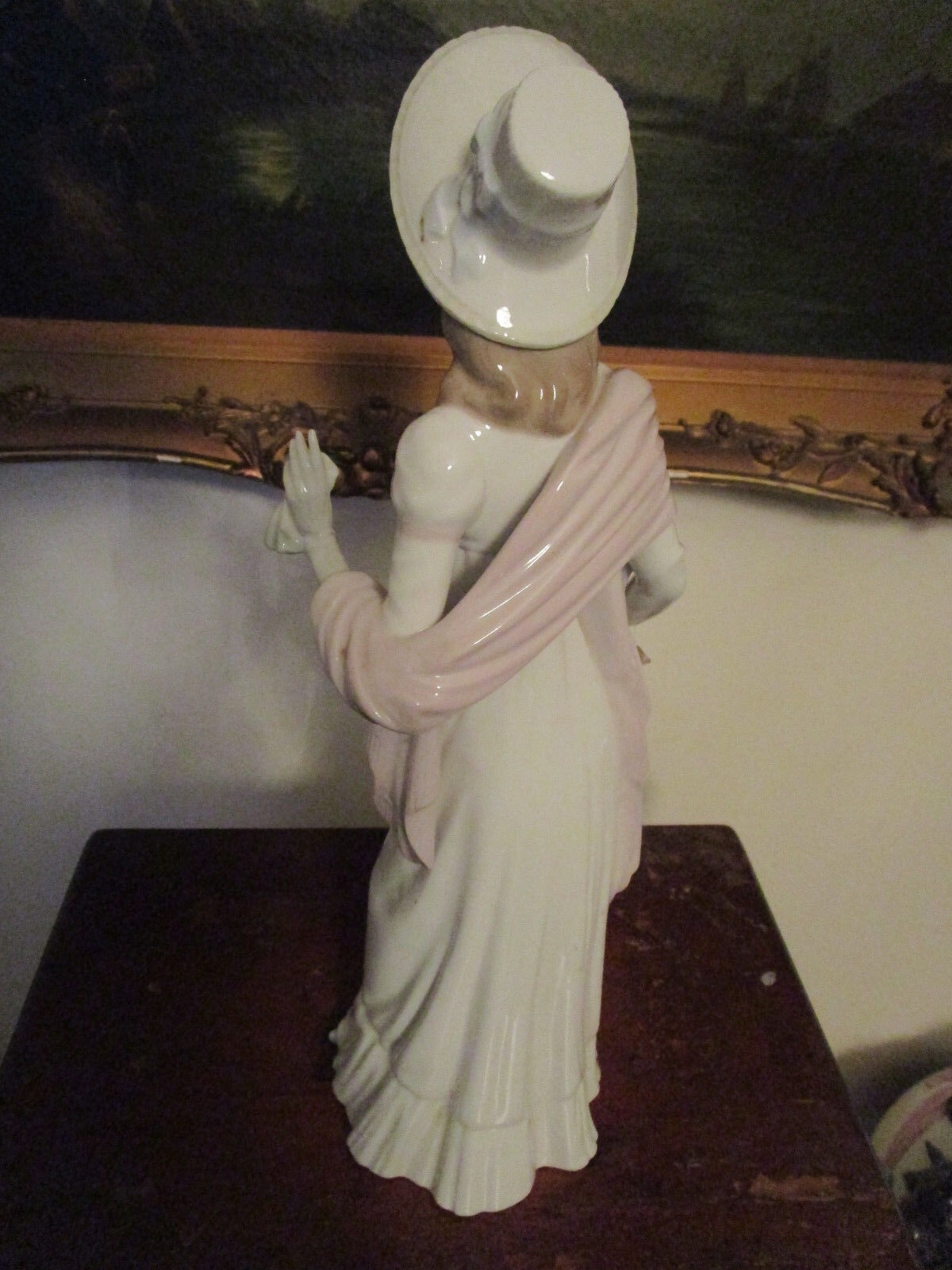 Lladro Spain Dainty Lady, Glazed, #4934 By Vicente Martinez Issued In 1973-15″