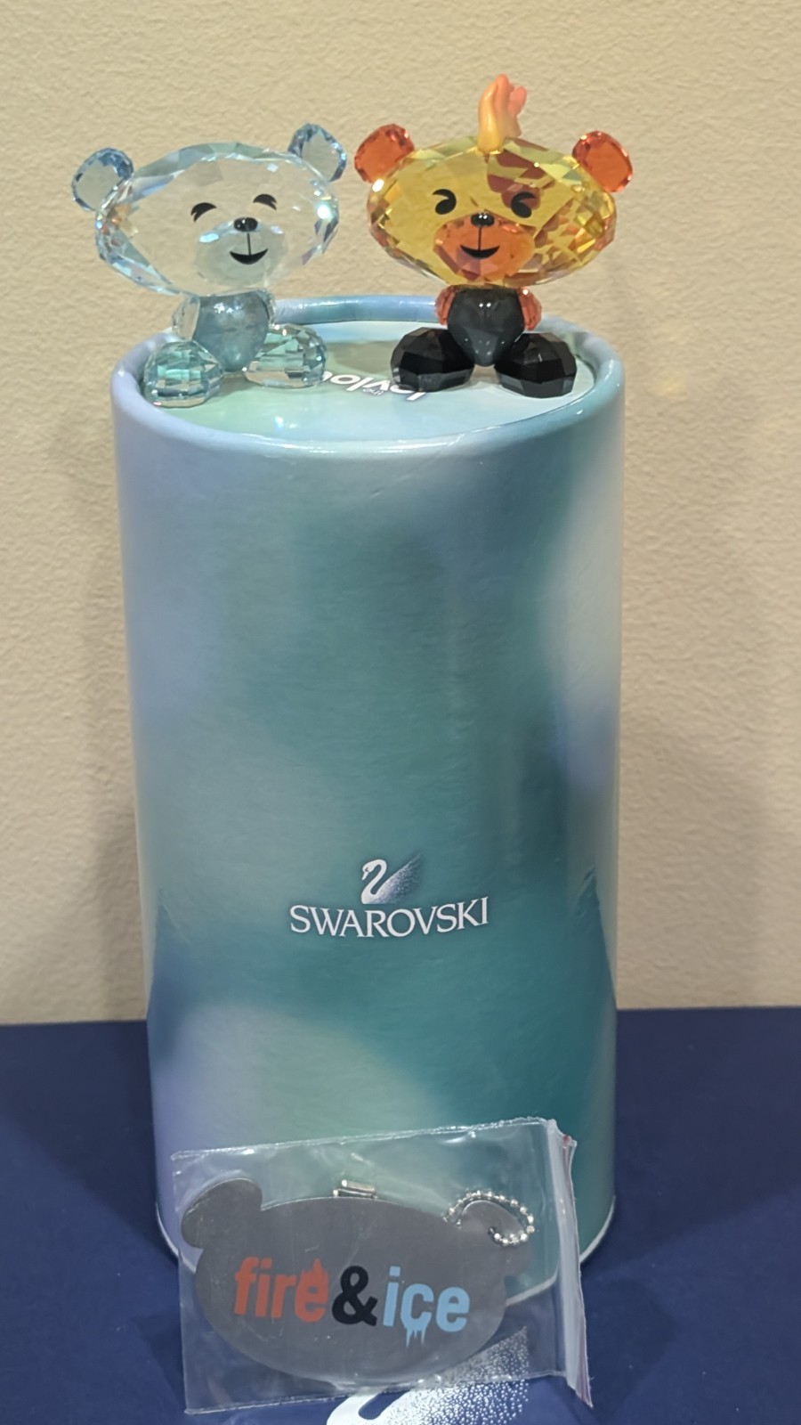 AUTHENTIC Swarovski 5004496 Bo Bear Fire & Ice Figurine With Box