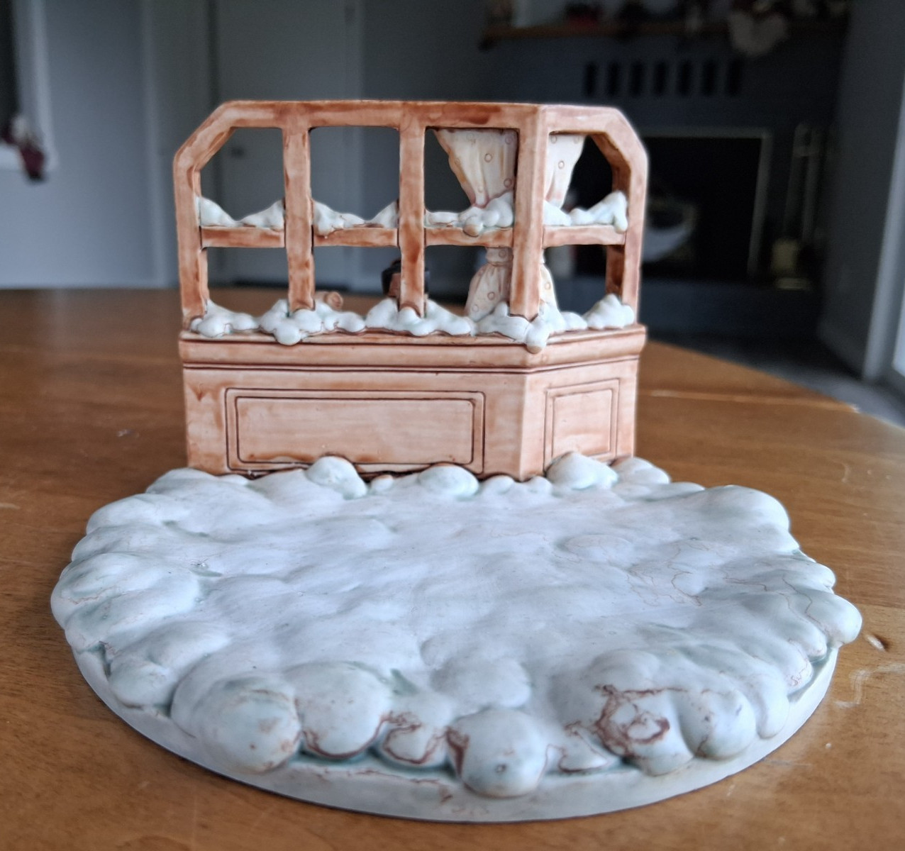Ganz Little Cheesers 1991 Outdoor Scene Base Figurine Snowy Window 05327, VGC