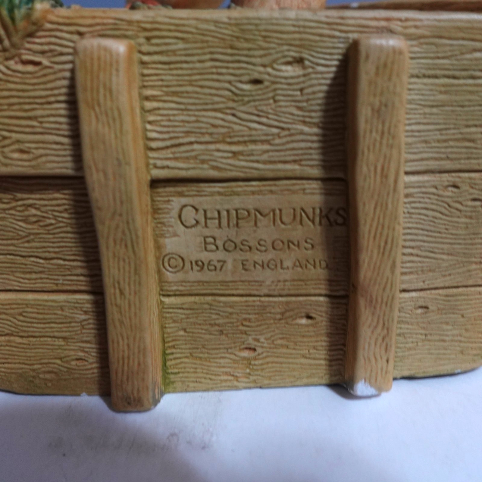 Bossons Chalkware Wall Plaque Figurine Chipmunks