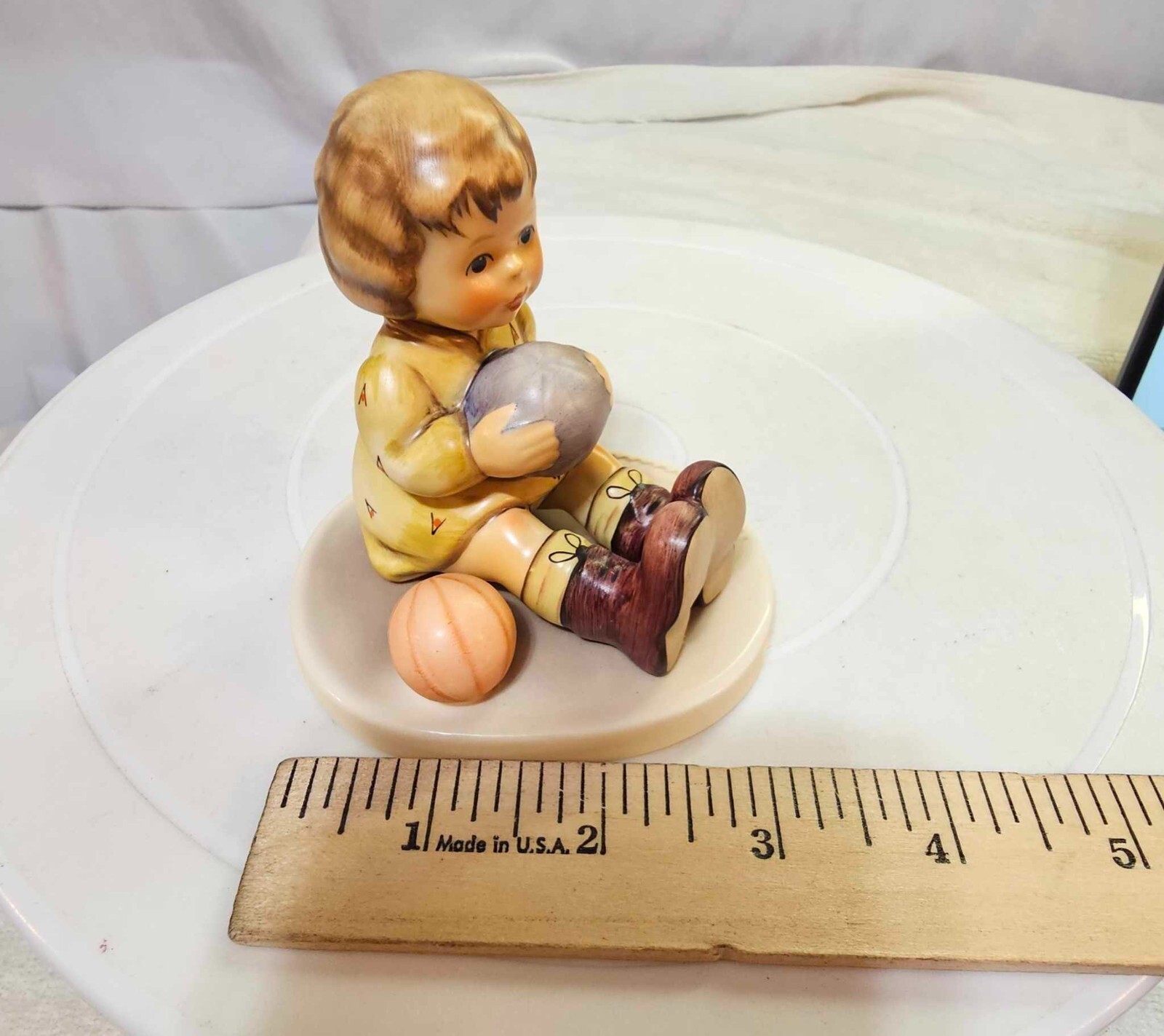 Hummel Goebel Figurine “At Play” #632 Exclusive Edition 1998/99 w bee- G5