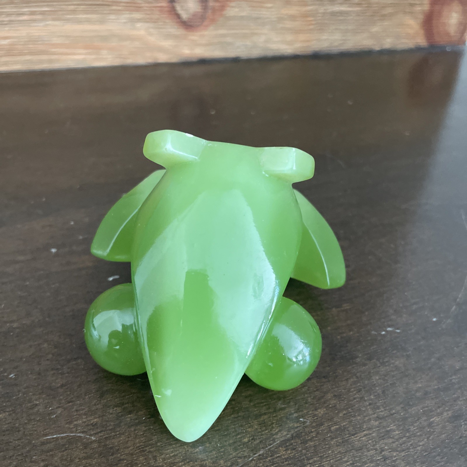 Vintage Italian Faux Jade Green Tree Frog Sculpture Realism Cute