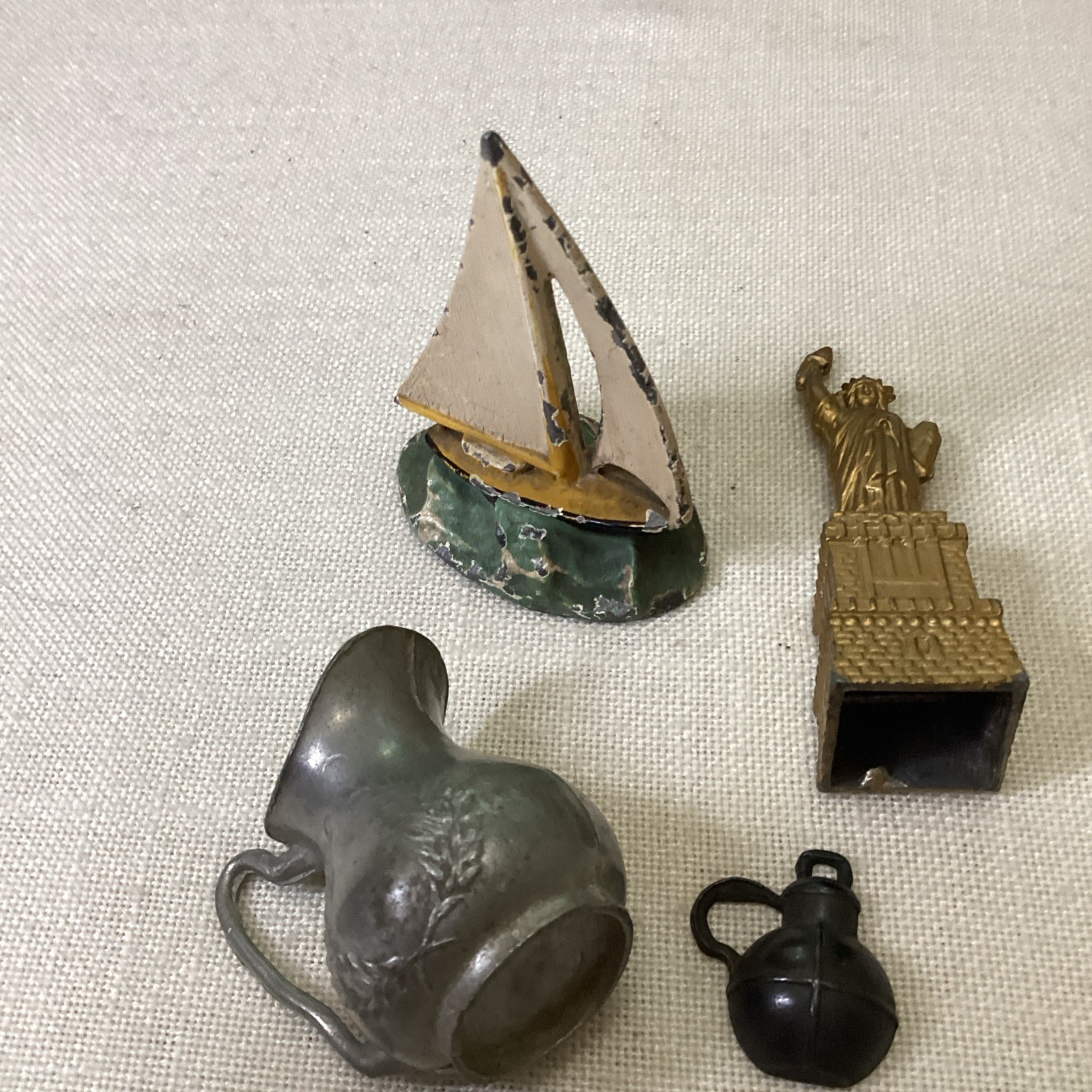 Lot Of 13 Vintage & Antique Collectibles Mixed Lot of Souvenirs