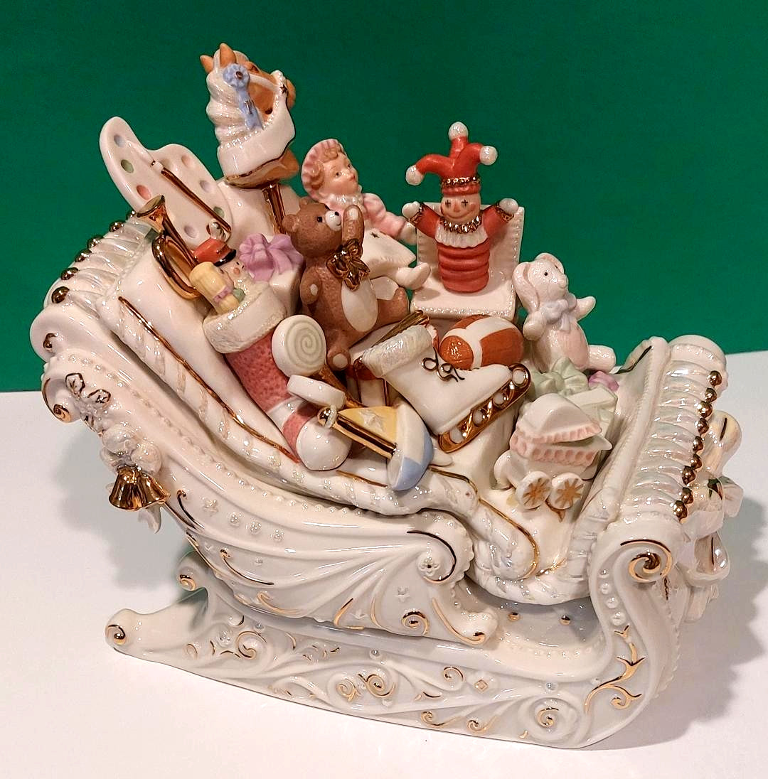 LENOX HOLIDAY TRADITIONS SANTA SLEIGH — CLASSIC EDITION — NEW — Mint – NO BOX