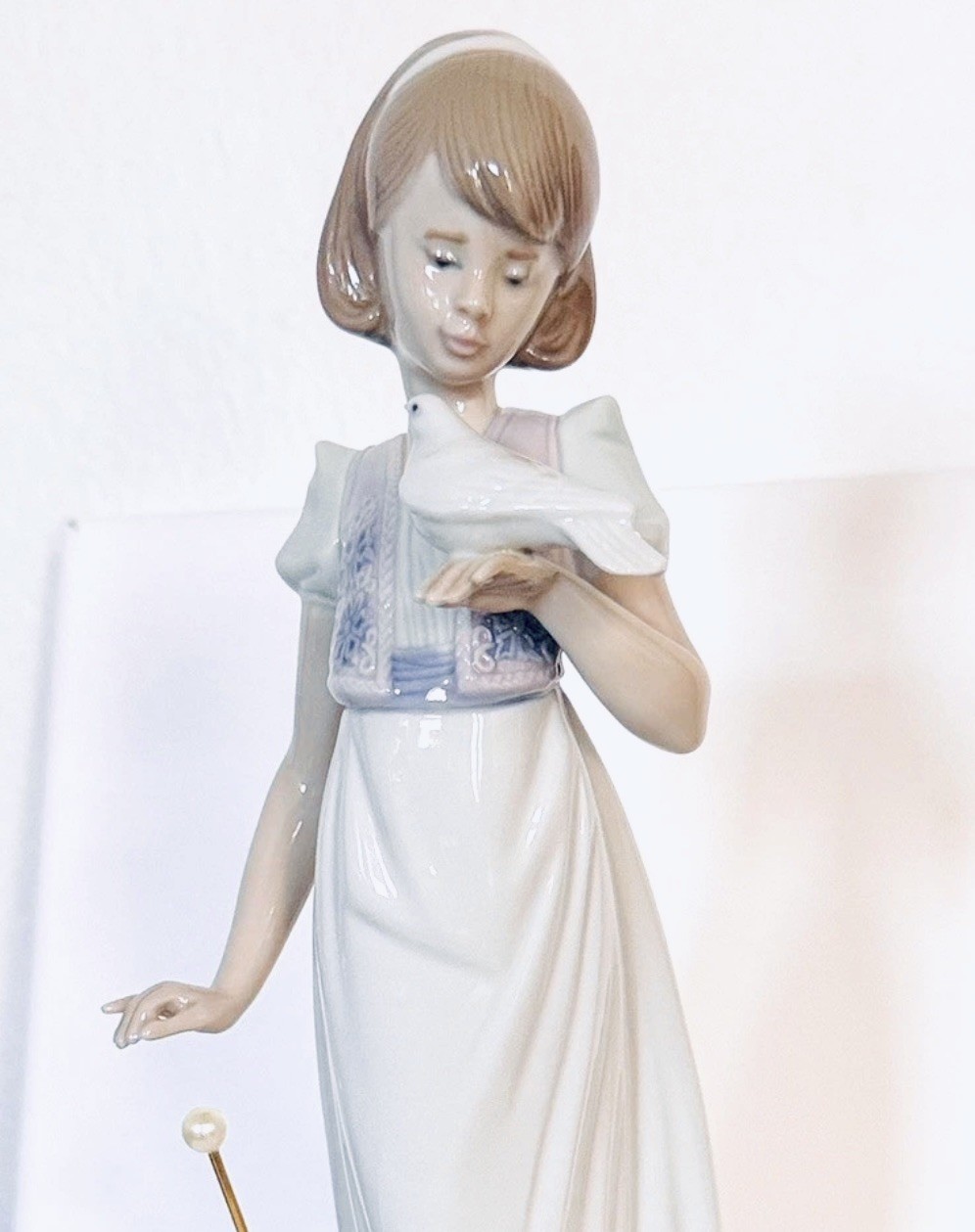 Lladro 7611 Summer Stroll Girl Reading MINT w BOX Retired Collectors Society