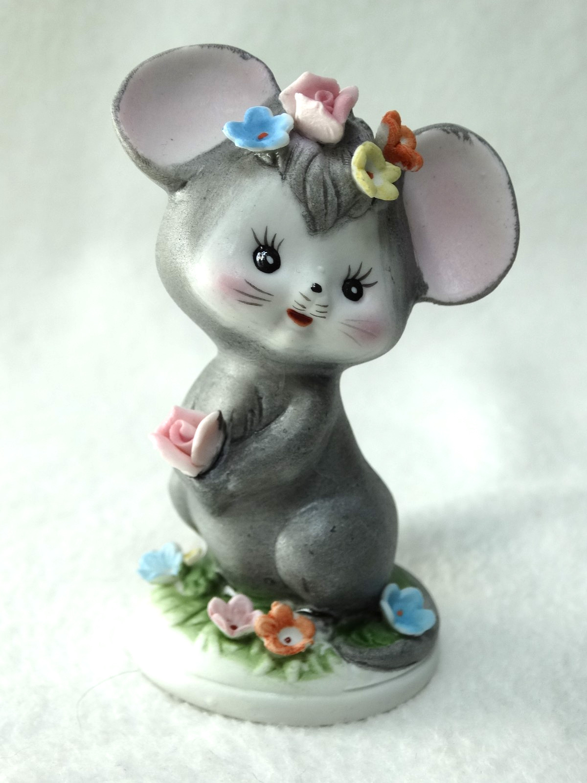 Vintage Napcoware Gray Mouse / Flowers Figurine Ceramic Bisque C-8616 3 1/4″ h