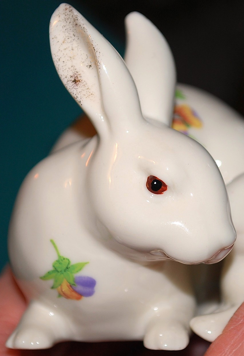 Vintage LENOX “FLORAL RABBITS” FIGURINE 2 Bunnies w Floral Detailing/Gold 3.25″