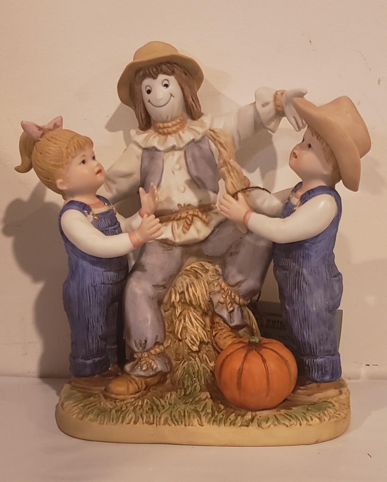 1985 Denim Days “OUR SCARECROW” Autumn – Fall – Halloween Figurine #1524 w/Tag