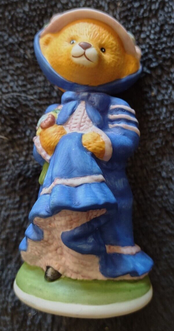 Franklin Mint Hotel Teddington Porcelain Figurine ‘Contessa Ossetta’