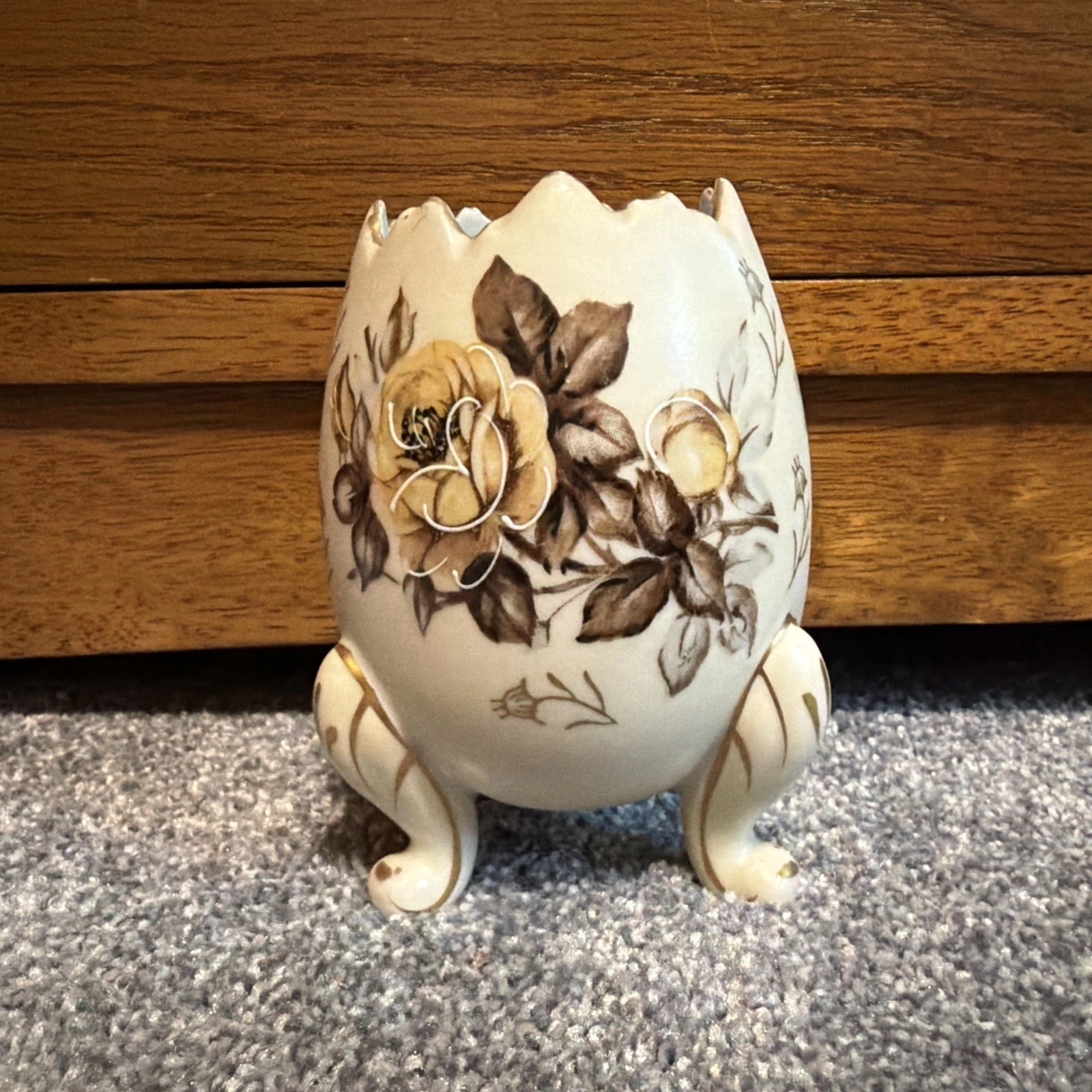 Napco Vintage Ceramic 3 Footed Egg Trimmed In Gold, Brown Roses. 6 Inch Tall.