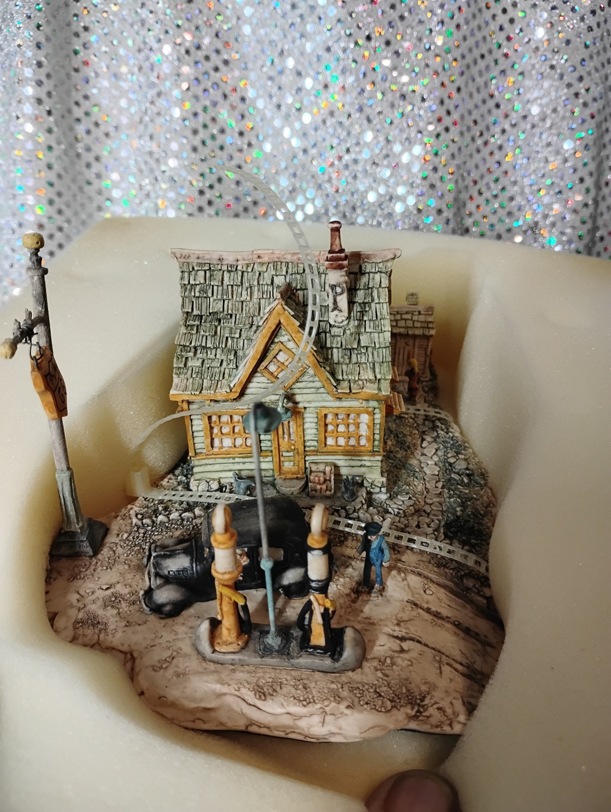 Lowell Davis “Just Check The Air” Figurine Route 66 Gas Station Schmid Ltd Ed