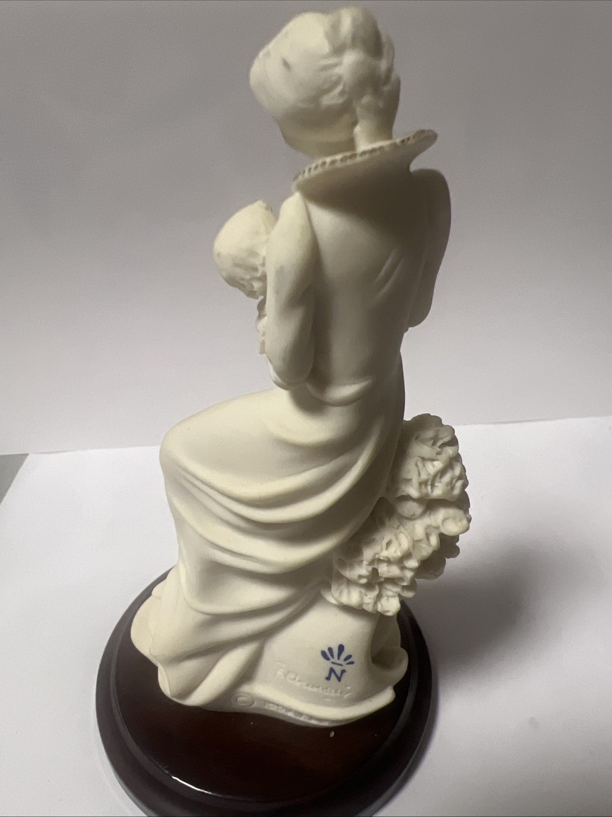 Small Giuseppe Armani Maternity Mother with Child & Flowers Figurine 5″ Nice