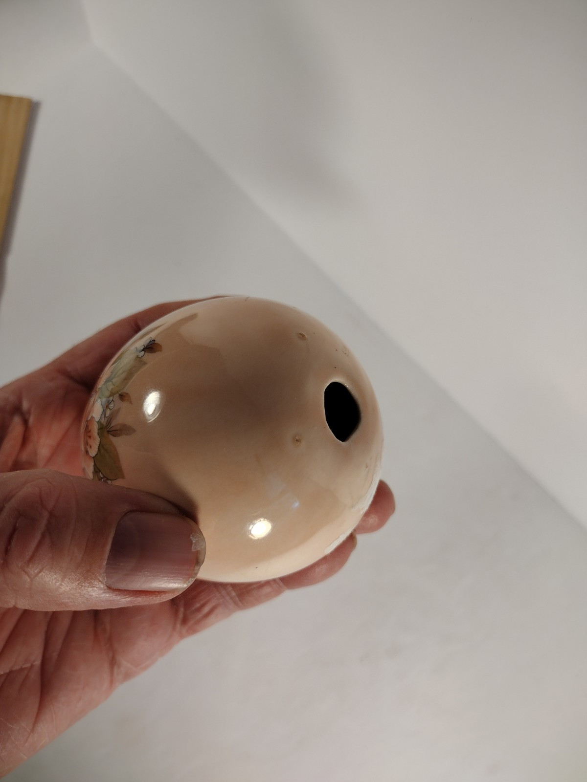 Vintage Victorian Age Ceramic Hand-painted Egg 3 Oz 3″High X2.5″W.
