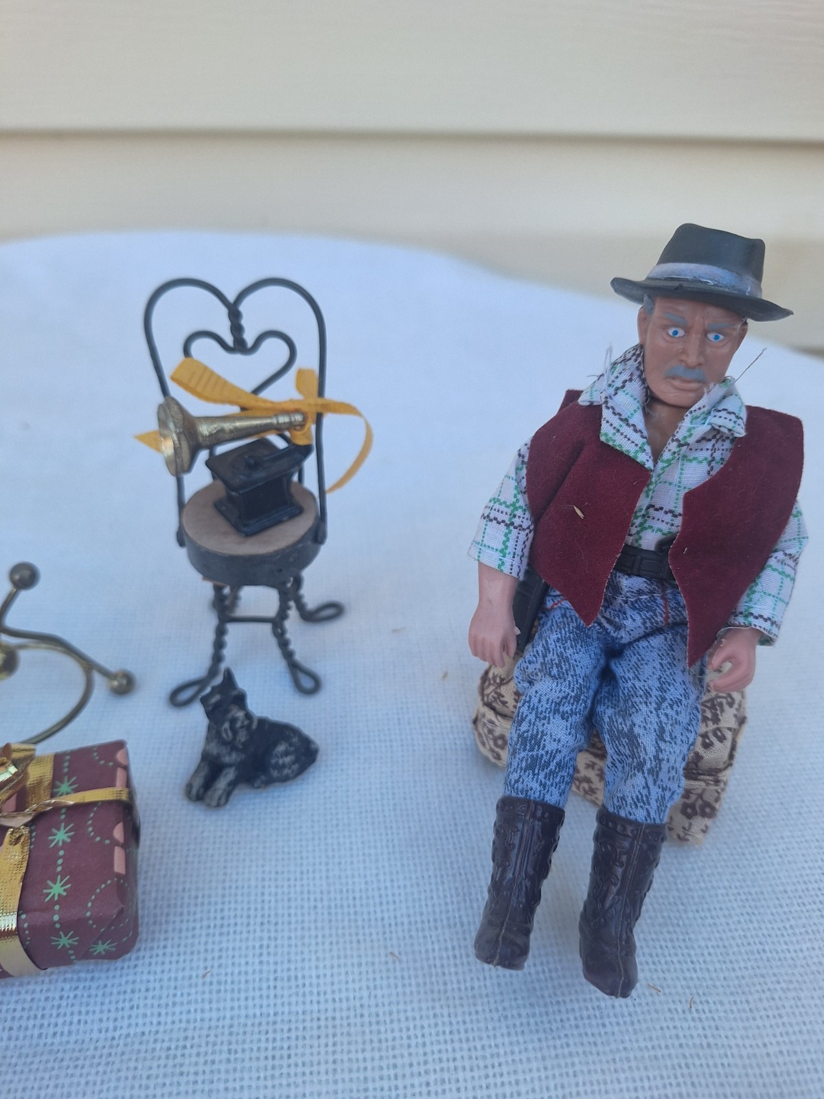 Warm Vintage Miniature Set – Mixed Materials – Charming & Detailed