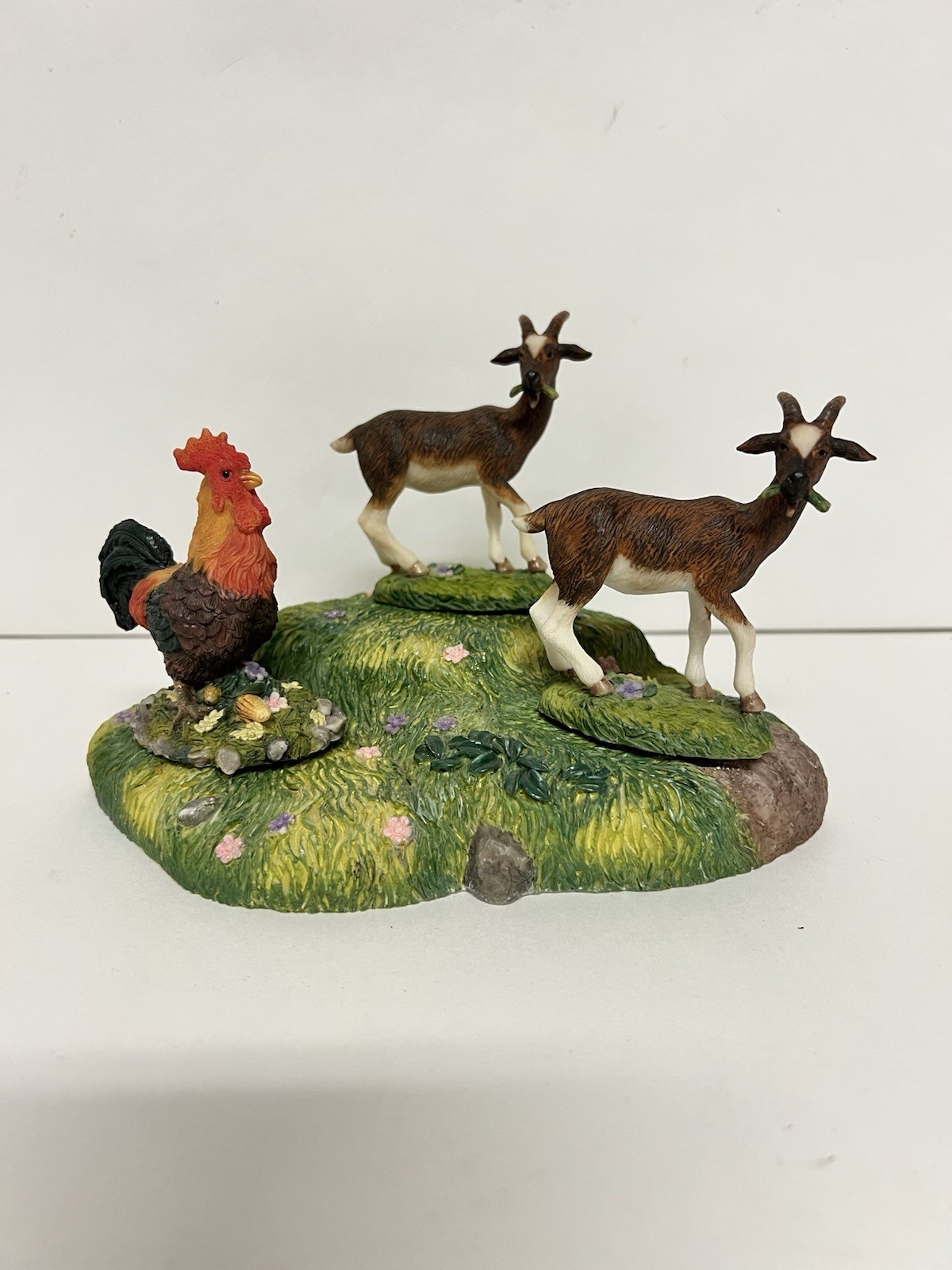 1997 Enesco Seagull Farm Display Goats Rooster Removable Figurines Diorama