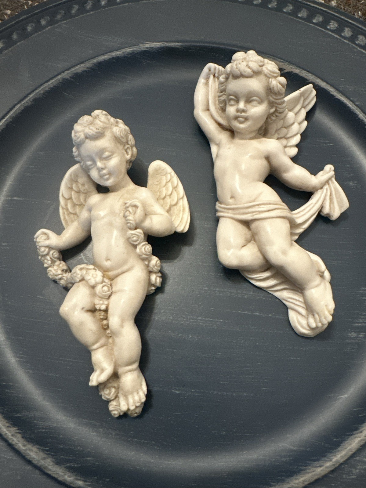 2 Small Vintage Resin G. Ruggeri Angel Cherubs Figures Wall Hangers