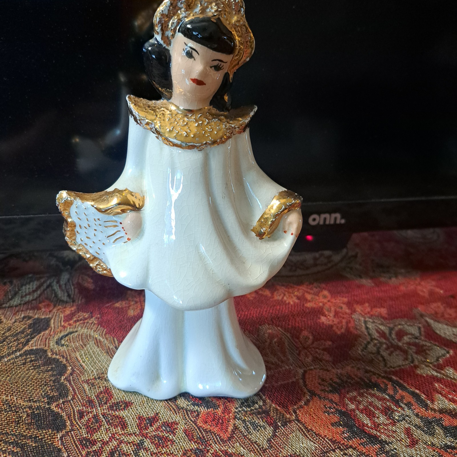 Vintage Asian Geisha Girl Gold Trim Mid Century Modern Figurine. 7″