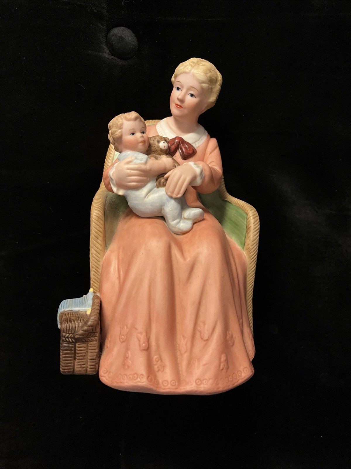 Homco #8743 “Grandma’s Boy” Porcelain Figurine Woman Holding Child w/bear 6.5″