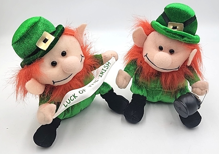 2 Gemmy Animated Singing Plush Leprechaun Banner & Pot of Gold St. Patrick’s Day