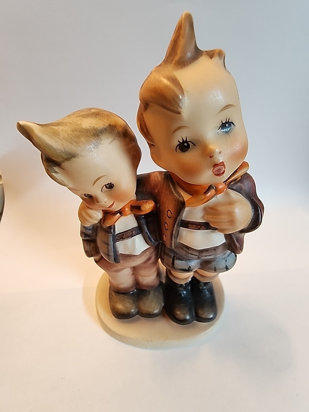 Goebel Hummel “Max and Moritz” #123 TMK 4 5-5.5″ Artist Arthur Moeller, Vintage!
