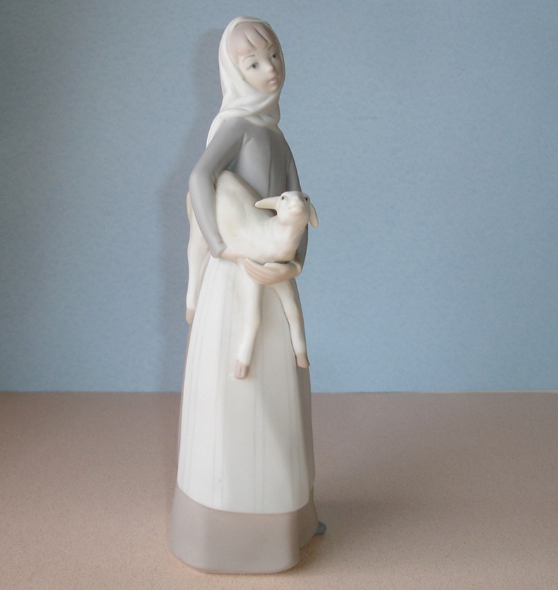 Lladro Girl with Lamb Sheep Figurine 10.75″H #14584 Matte Finish Rare
