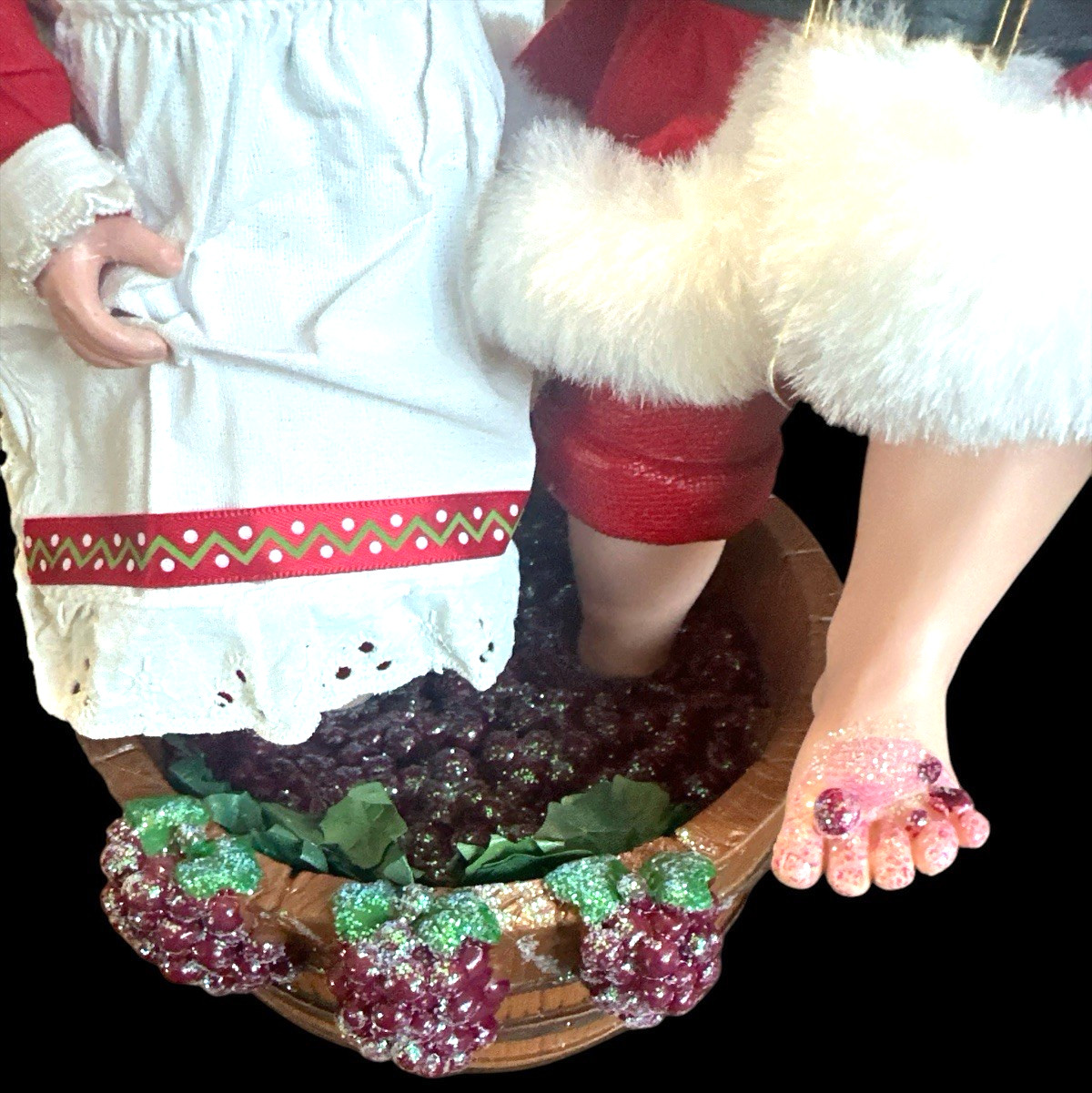 Dept 56 Possible Dreams Santa and Mrs. Claus Christmas Crush Wine Making F…