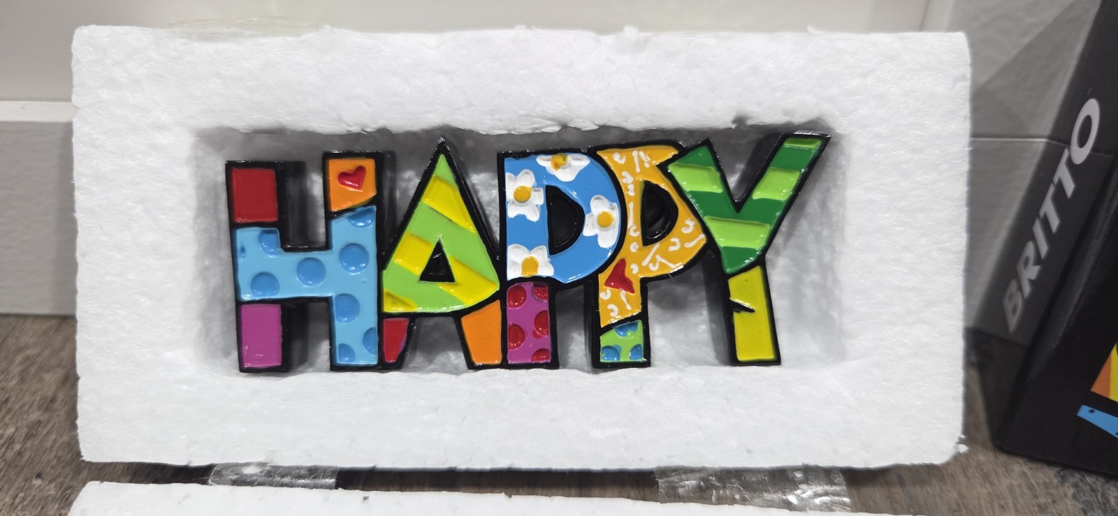 ROMERO BRITTO Mini HAPPY Figurine 3.5” x 1.75” MSRP $50.00