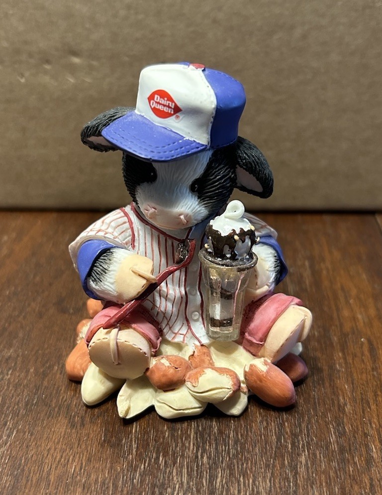 Mary’s Moo Moos Dairy Queen I’m Nuts About You Cow Figurine