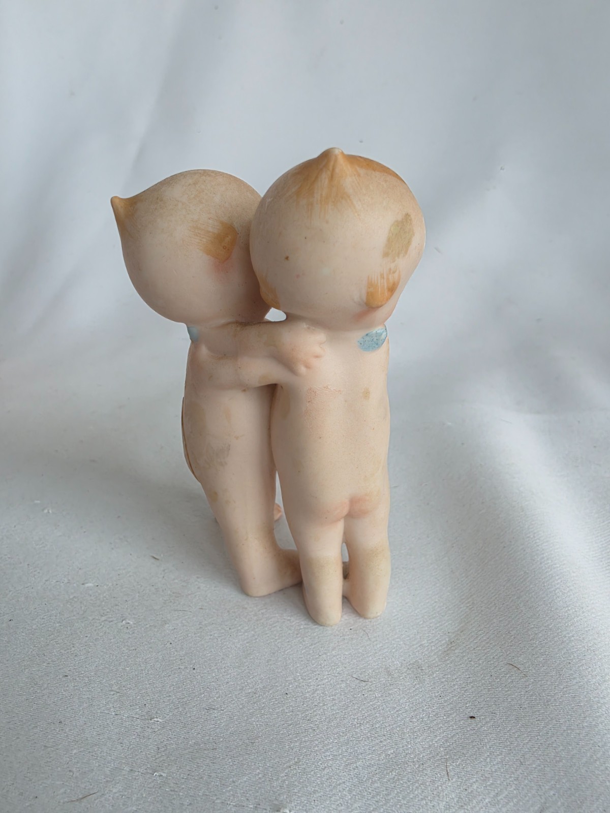 Antique Rose O’Neill Kewpie Huggers Bisque Figurine 3.5″ C in Circle © Repaired