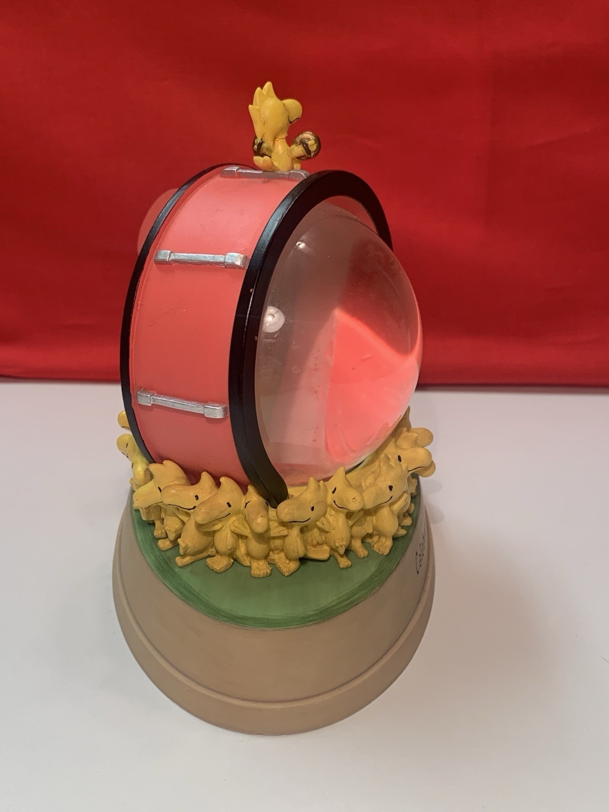 Hallmark Peanuts Gallery Water Globe Celebrate-Life’s A Parade! Snoopy Woodstock