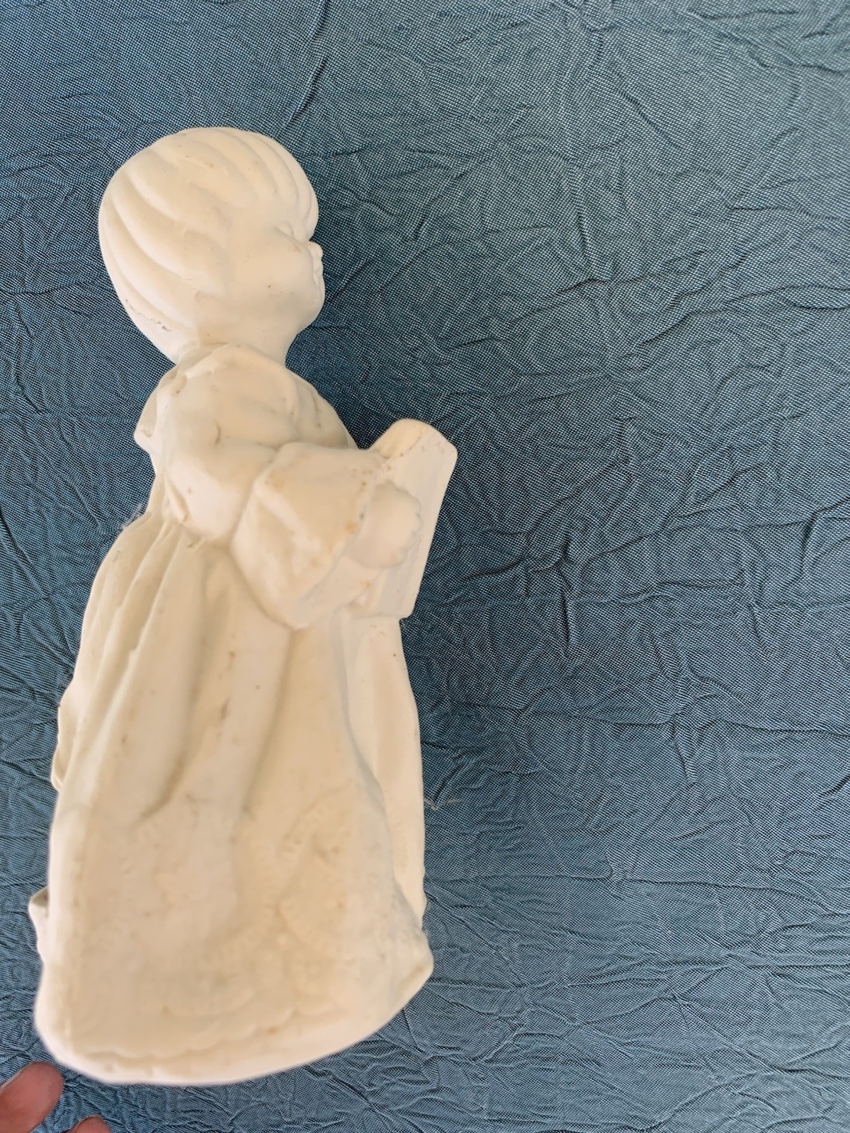 White ceramic unpainted reading / ￼ Caroling child. Chrustmas craft vintage