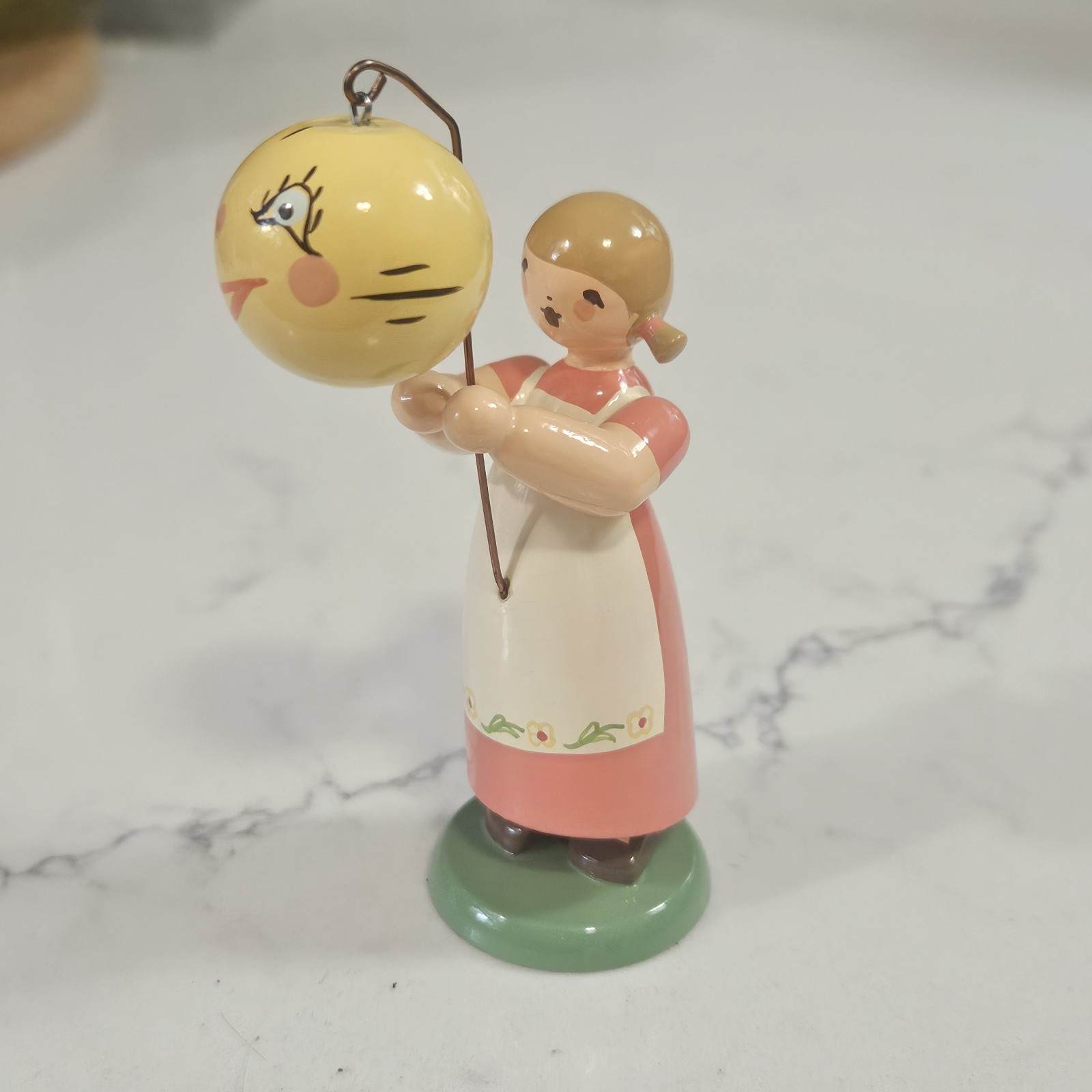 Vintage ERZGEBIRGE GERMANY GIrl w/ Face BALLOON Wooden FIGURE