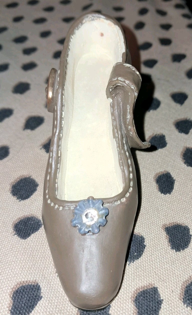 Lot Of 5 Minature Shoes All Diffrent Colors And Styles Collectible Shoes