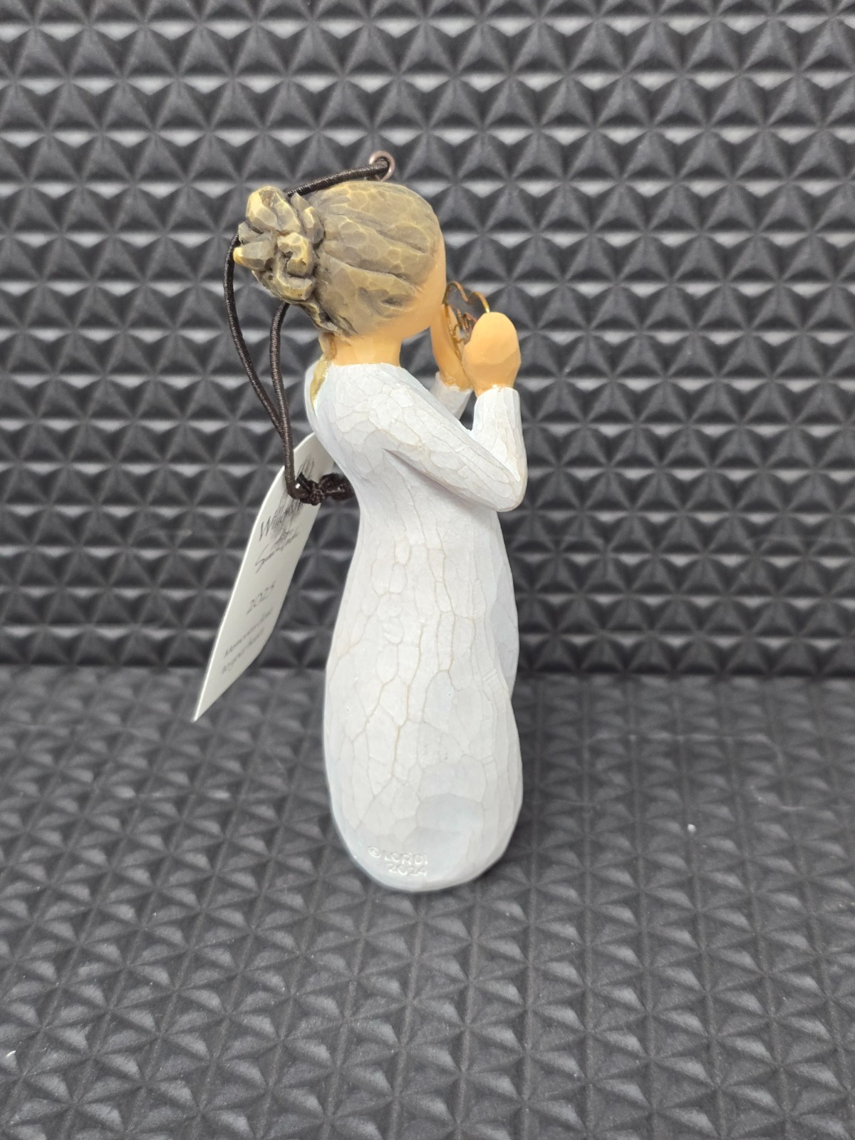 2025 DATED YEAR ORNAMENT WILLOW TREE SUSAN LORDI “Memories Close to Your Heart”