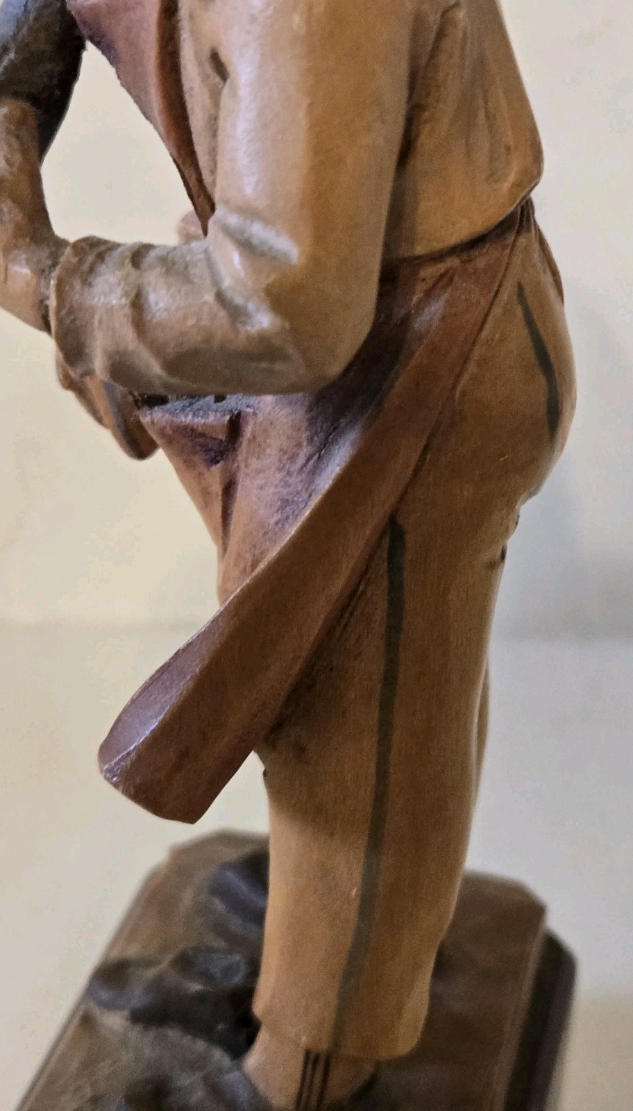 Wood Carved Sculpture Man Cleaning Shoes 7″ Tall Beautifully Detailed Vintage