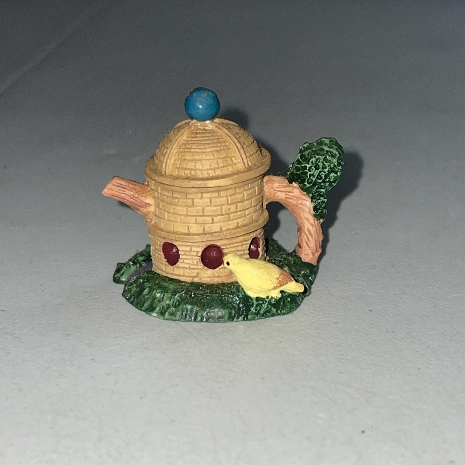 Vintage Dollhouse Miniature 1.5″ Resin Teapot Birdhouse House Figurine