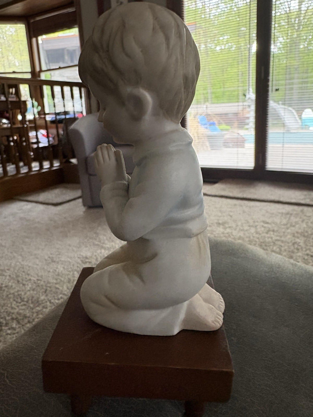 Boy and Girl Praying On Wooden Bases Very Rare, Sanmyro.